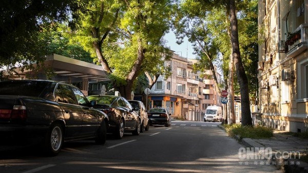 荷兰居民操纵谷歌地图“封路” 伪造信息独占停车位