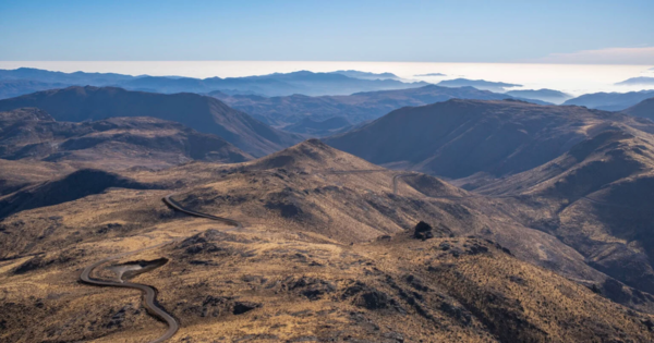 AI照片定位能力引发隐私担忧 社交媒体晒照或泄露行踪