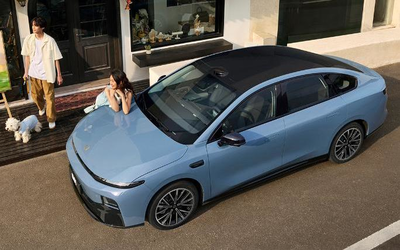 零跑B01正式上市 零百加速最低6.4秒 8.98万金花群元起售