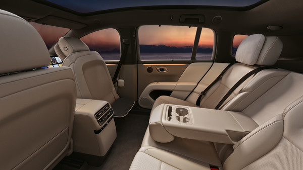 理想i6内饰首次曝光 提供Model Y、YU7外的第三种选择