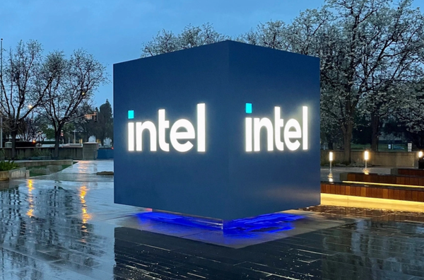 英伟达投资50亿美元与英特尔达成合作 后者股价暴涨