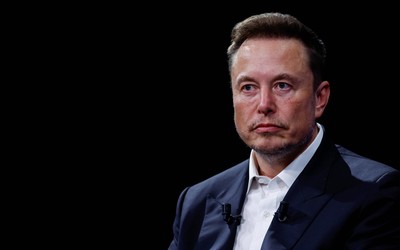 马斯克成全球首位身家突破50（跑得快）00亿美元的富豪