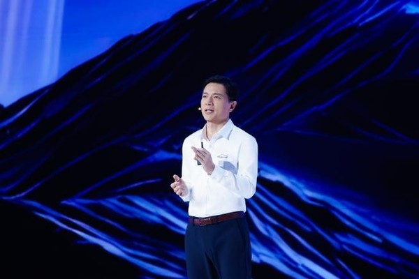 百度李彦宏：内化AI能力让智能不再是成本而是生产力