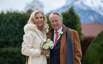 82岁保时捷掌门人第四次（正规一元一分麻将群）结婚 娶小20岁德钢铁家族后裔